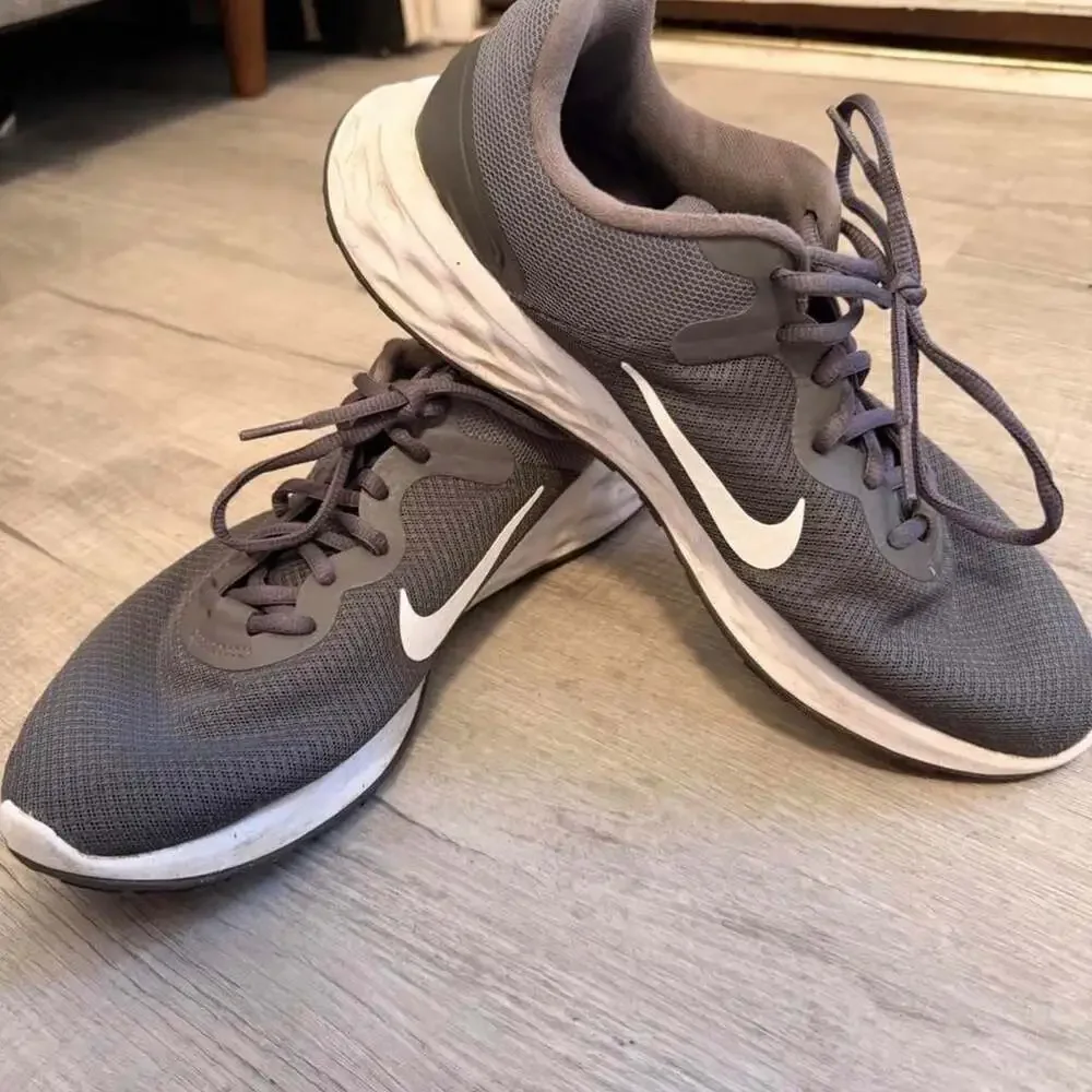 Nike Revolution 5 Running Shoes Men's 10.5 Gray